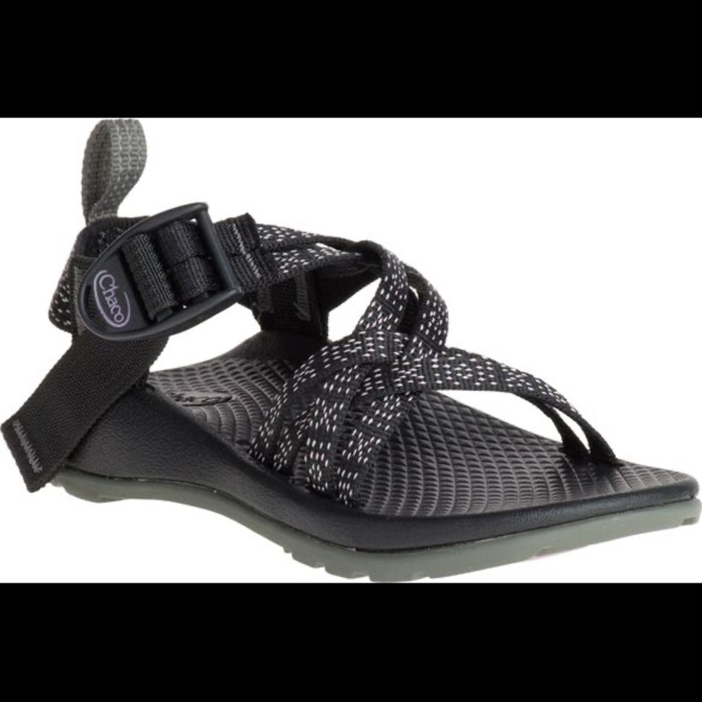 Black Chaco size 6